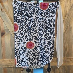 Elegant Black and White Patterned Pareo (Sarong)